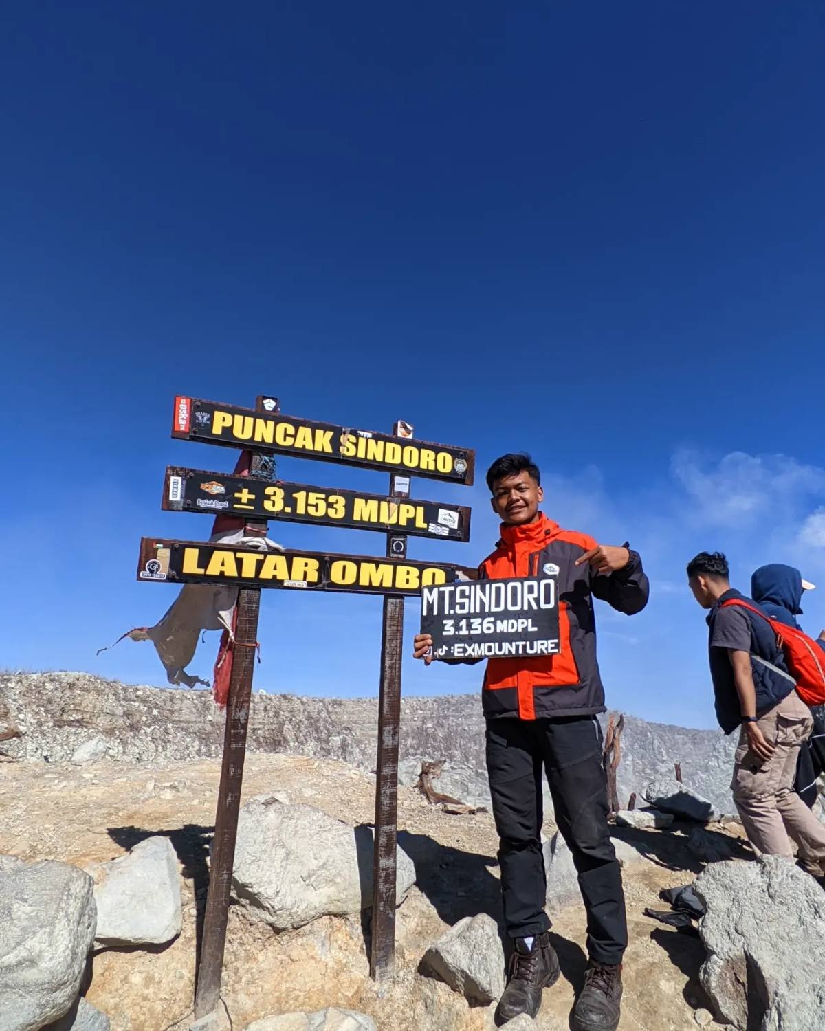 menuntaskan gelar s1