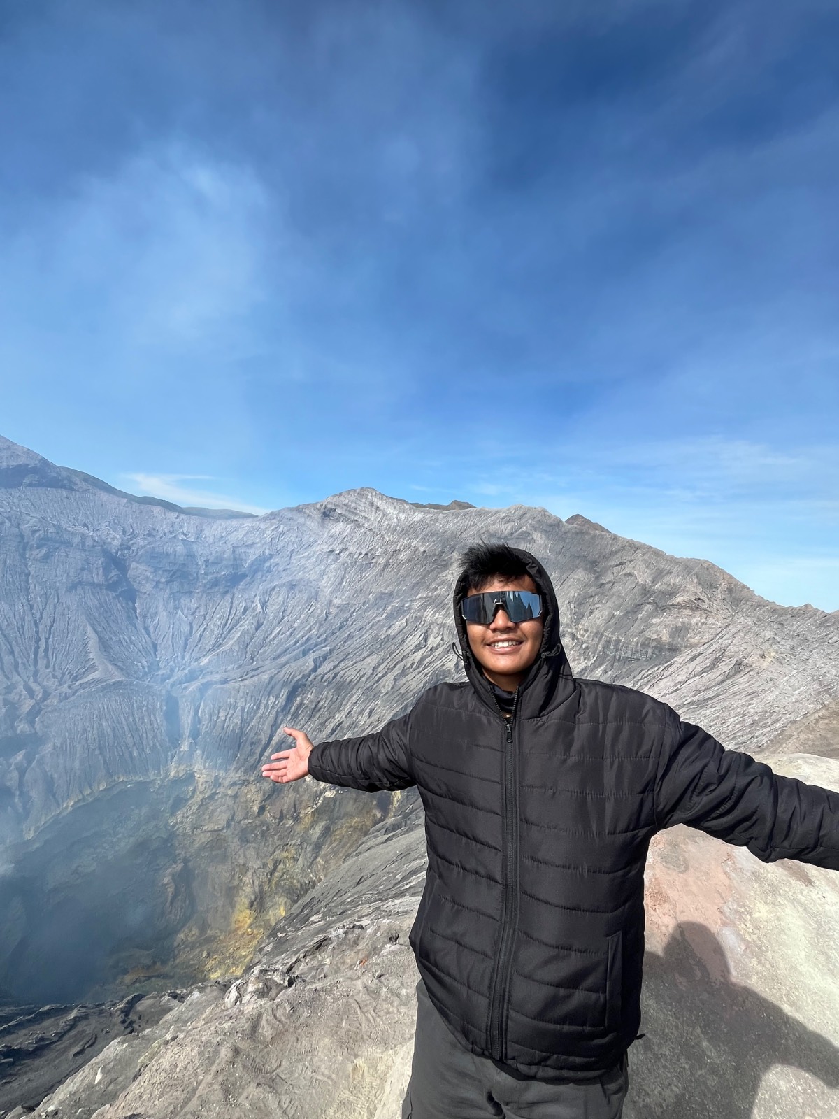 Mengunjungi kawah bromo
